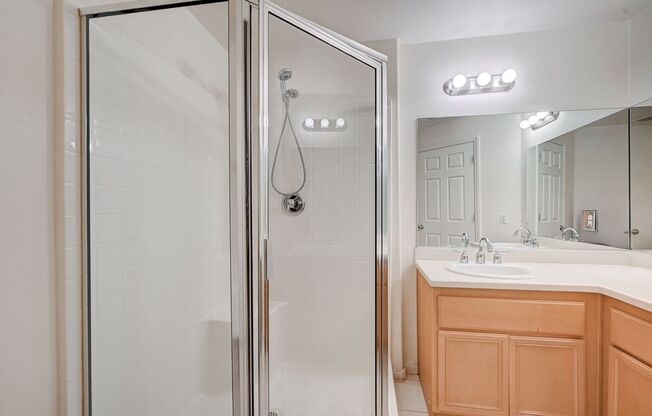 3 beds, 2 baths, $1,650, Unit # 136