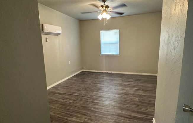 3 beds, 1 bath, $1,295