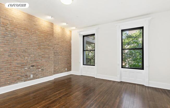 263 W 131 ST
