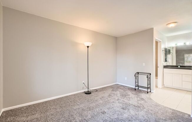 1 bed, 1 bath, $2,200, Unit # 271