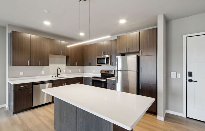 2 beds, 2 baths, 1,136 sqft, $2,370, Unit 5604-124
