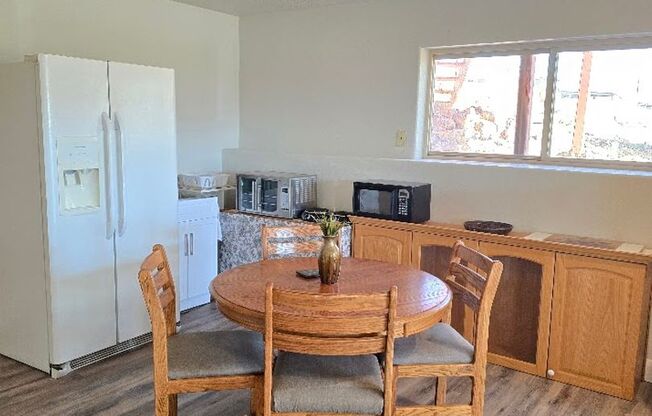 3 beds, 2 baths, $1,750