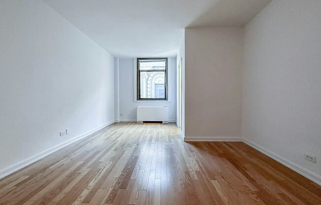 1 bed, 1 bath, $4,300, Unit 20M