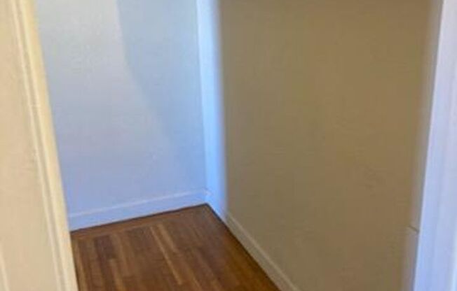 Studio, 1 bath, 400 sqft, $1,795, Unit 63