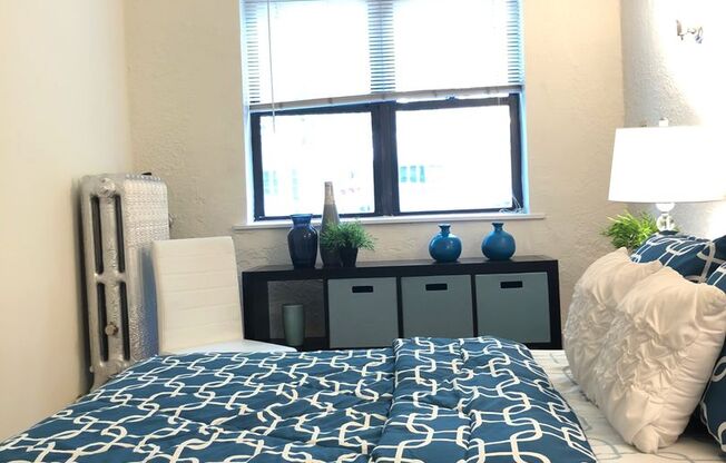 1 bed, 1 bath, $1,395, Unit 100