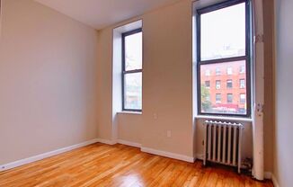 2 beds, 1 bath, $4,350, Unit 1