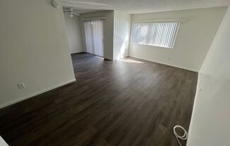 2 bedroom 2ba, Down stairs Apt, 2 pools, jacuzzi, gym, private patio