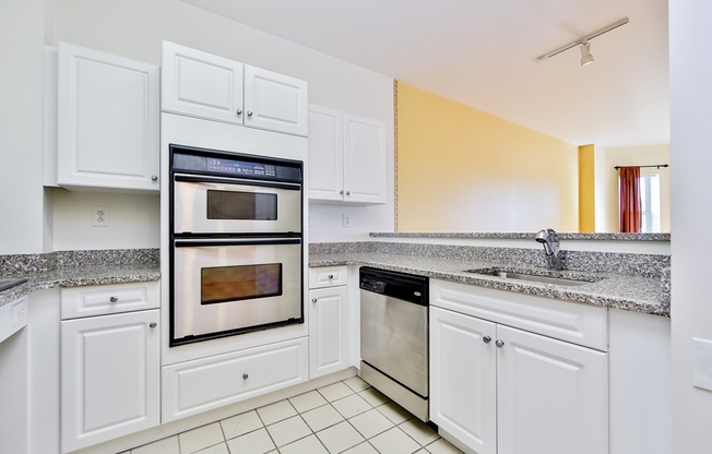 1 Cityview Ln