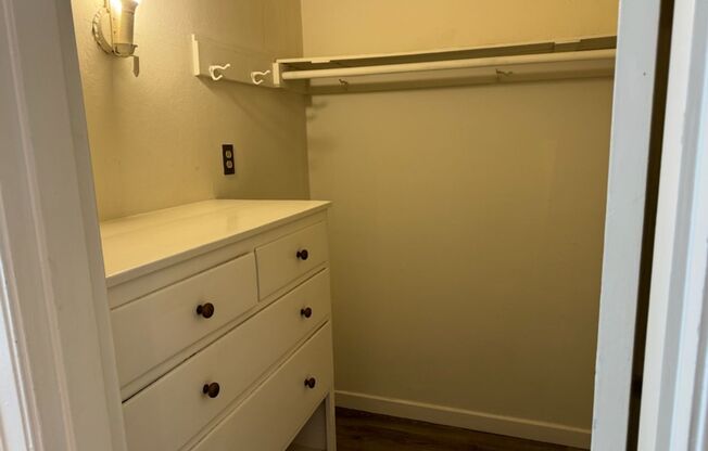 Studio, 1 bath, 480 sqft, $1,395, Unit 15