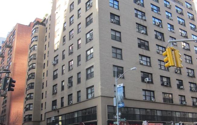 135 E 54 ST
