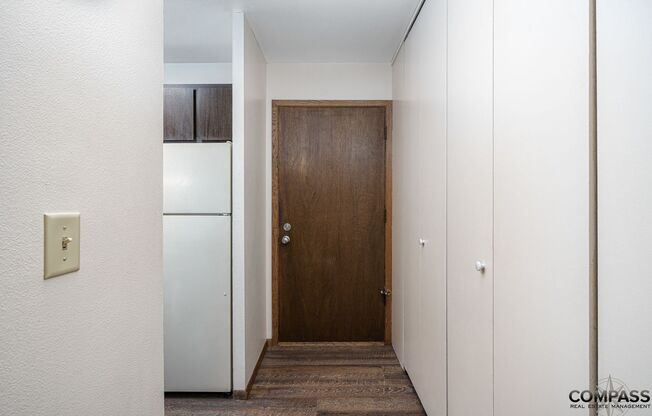 2 beds, 1.5 baths, 884 sqft, $1,275, Unit 101