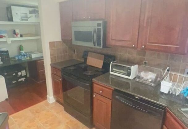 7701 Rialto Blvd. #1121