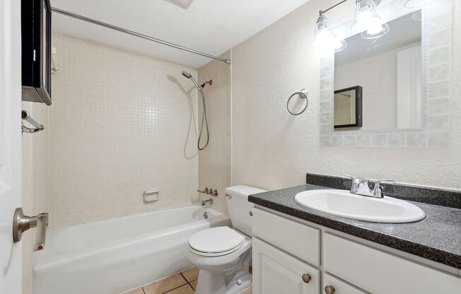 1 bed, 1 bath, $1,195, Unit Unit 114