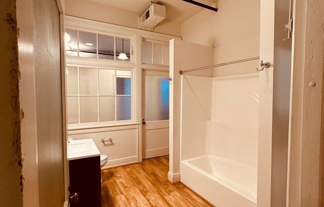 2 beds, 1.5 baths, 1,092 sqft, $1,525, Unit 700 Linden Ave Apt 208