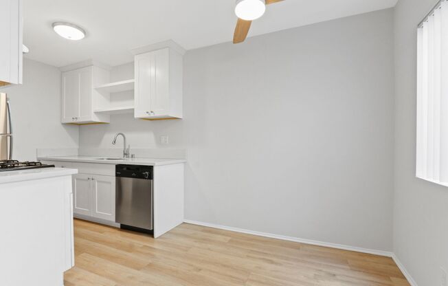 2 beds, 2 baths, 1,100 sqft, $3,095, Unit 4