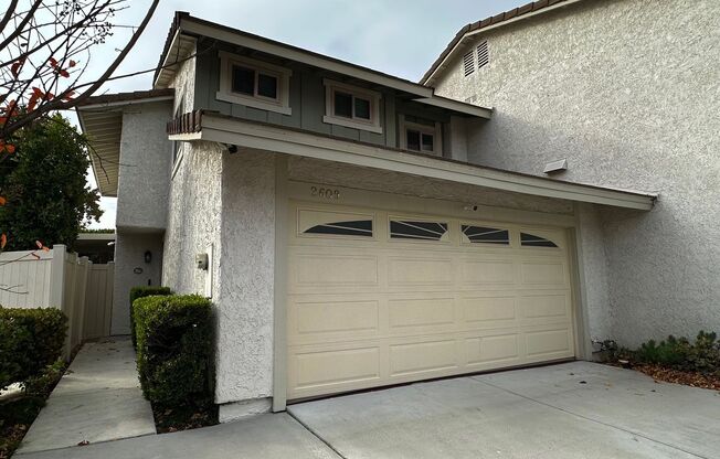 Spacious Townhome with Inviting Large Patio, Garage & Community Pool in Thousand Oaks