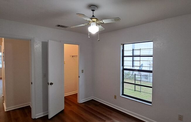 2 beds, 1 bath, $1,050