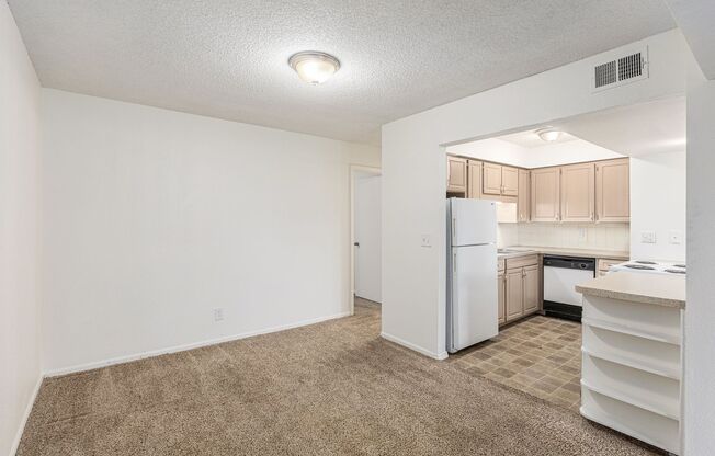 1 bed, 1 bath, 870 sqft, $899, Unit 7050 Unit #131