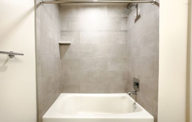 1 bed, 1 bath, $3,800, Unit 428