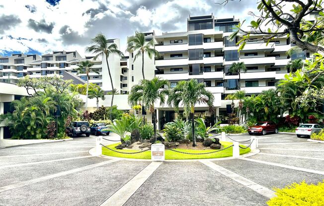 1 bed, 2 baths, $4,300