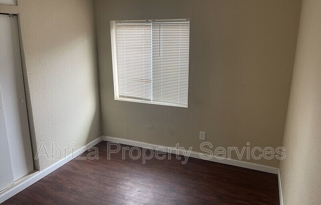10006 BALBOA AVE