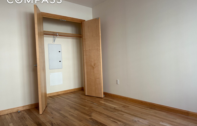 1 bed, 1 bath, $2,337, Unit 11E