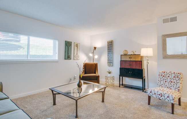 Living Room Interior at Nob Hill Apartments, Nashville, TN