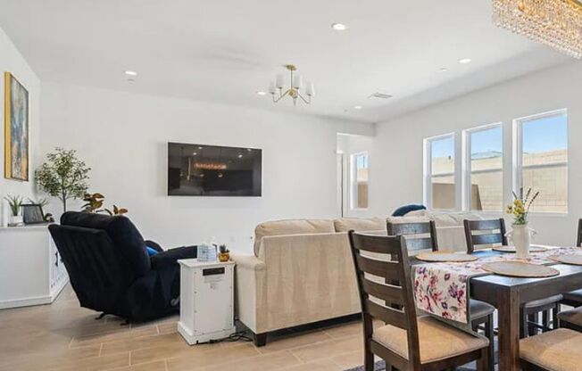 4 beds, 3.5 baths, $4,200