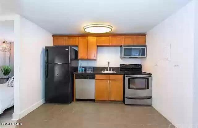 Studio, 1 bath, 352 sqft, $2,500, Unit 109