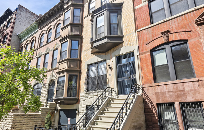 535 W 142 ST