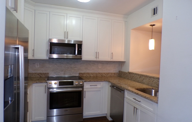 2 beds, 2 baths, 1,231 sqft, $3,100, Unit 214