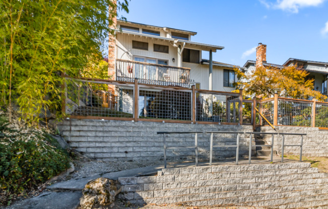 9933 64 AVE S