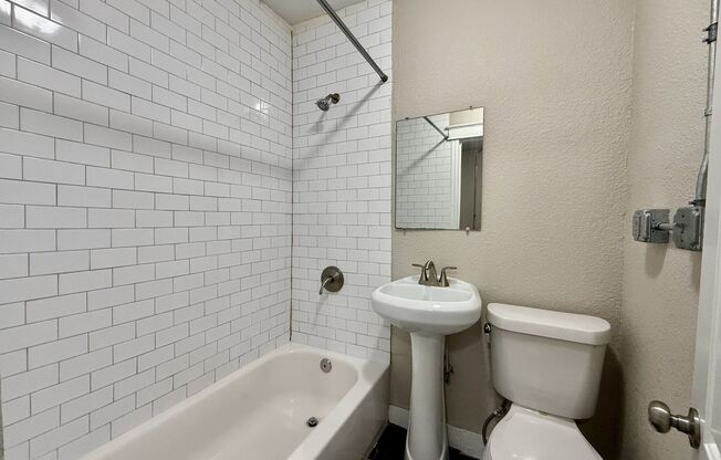 Studio, 1 bath, 695 sqft, $845, Unit 3207-8