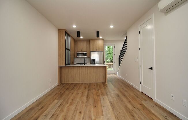 2 beds, 2.5 baths, 914 sqft, $2,295, Unit 5262