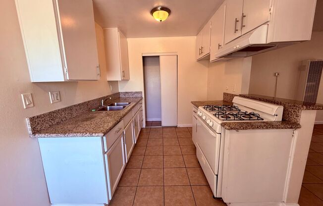 3300 West Orange Avenue 3Q