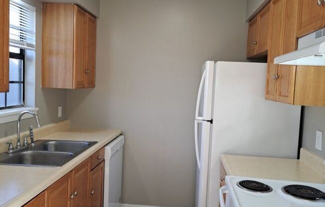 2 beds, 1 bath, 950 sqft, $875, Unit 6841-403