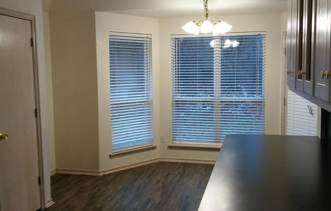 Very nice 3 bed + office, in Berkley Addition in west Norman!