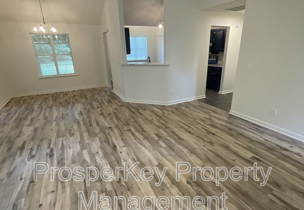 207 TIMBER RDG DR
