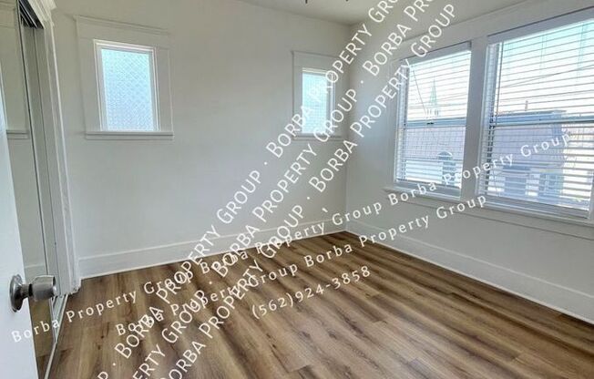623 E 6 ST