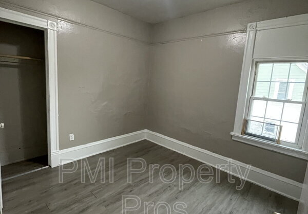 2621 N 23 ST