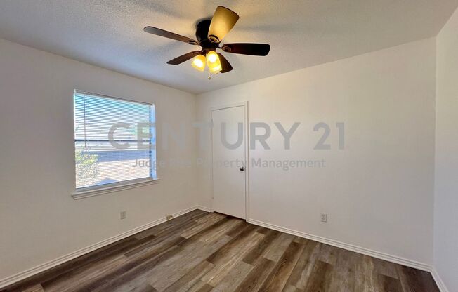 2 beds, 1 bath, $1,275