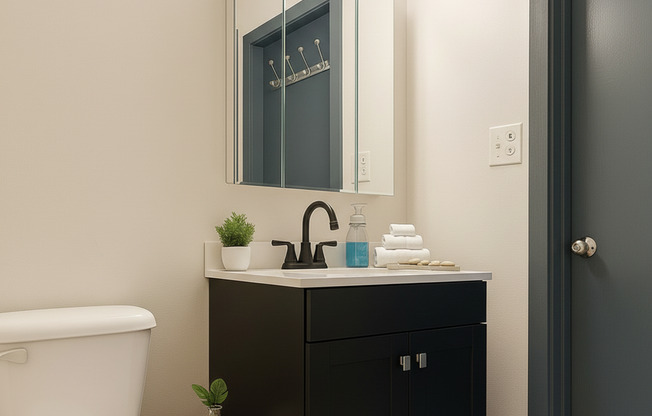 1 bed, 1 bath, 600 sqft, $1,040, Unit 260-1