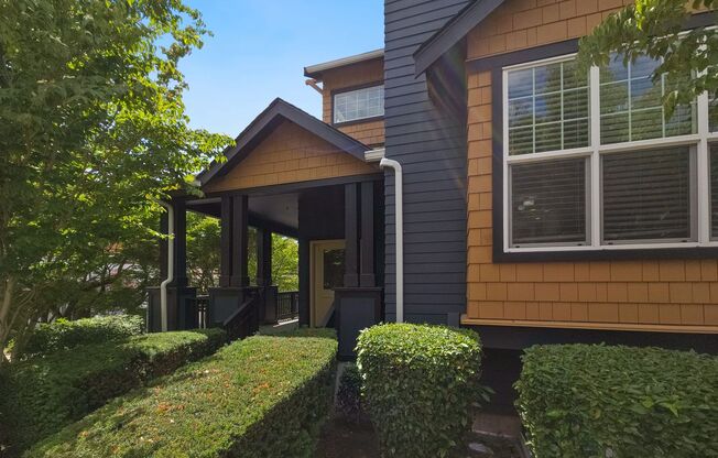 Spacious 3BR/3.5BA Townhome in Desirable Education Hill – Prime Redmond Location!