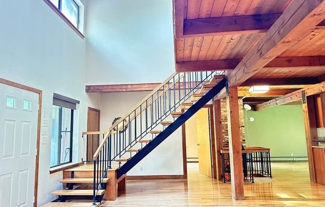 40 LAURELWOOD DR