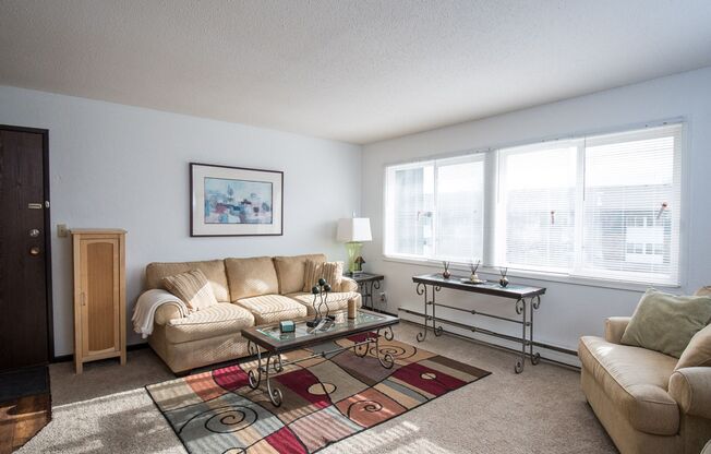 2 beds, 1 bath, 804 sqft, $935