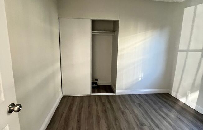 2 beds, 1 bath, $2,450, Unit 04