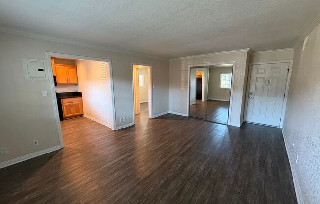1 bed, 1 bath, 561 sqft, $2,075, Unit 4948B