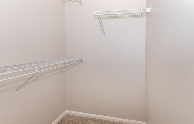 2 beds, 1 bath, 895 sqft, $1,746