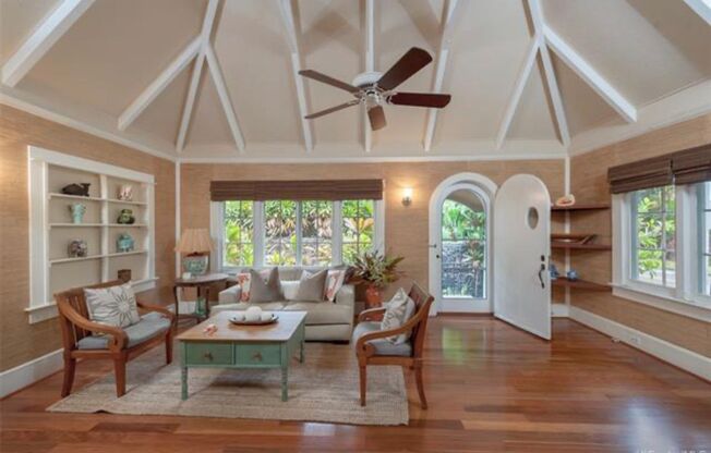 3040 Diamond Head