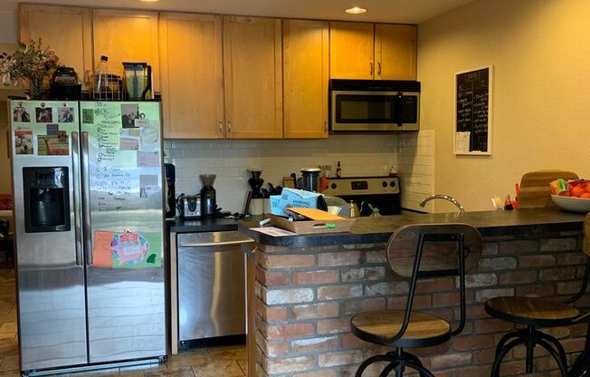 Updated 2-Bedroom Apartment in a Charming Community